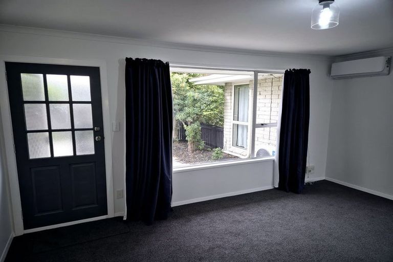 Photo of property in 2/8 Bowen Street, Upper Riccarton, Christchurch, 8041