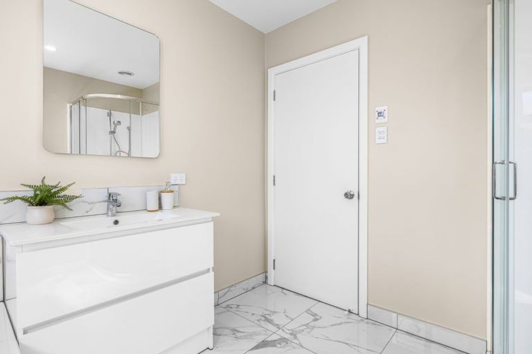 Photo of property in 1/5a Rossiter Avenue, Redwood, Christchurch, 8051