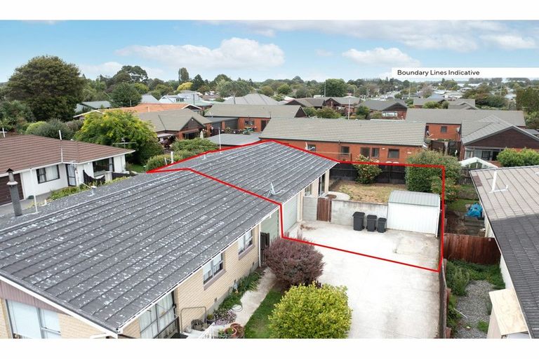 Photo of property in 37 Chipping Lane, Redwood, Christchurch, 8051