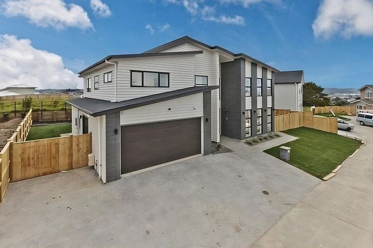 Photo of property in 18 Spyglass Street, Red Beach, 0932