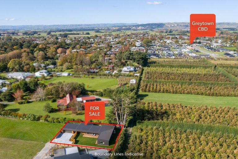 Photo of property in 13 Oates Place, Greytown, 5712