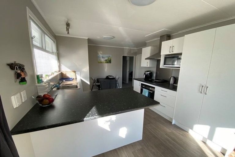 Photo of property in 43 Percival Road, Paraparaumu Beach, Paraparaumu, 5032