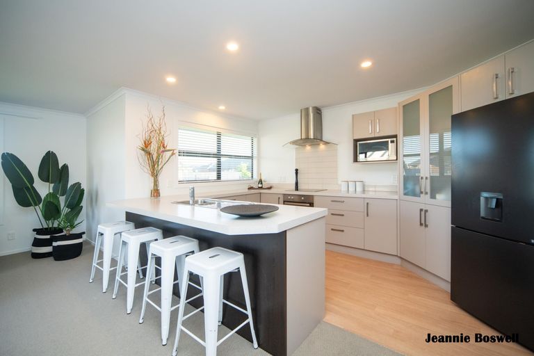 Photo of property in 12 Morocco Terrace, Kelvin Grove, Palmerston North, 4414