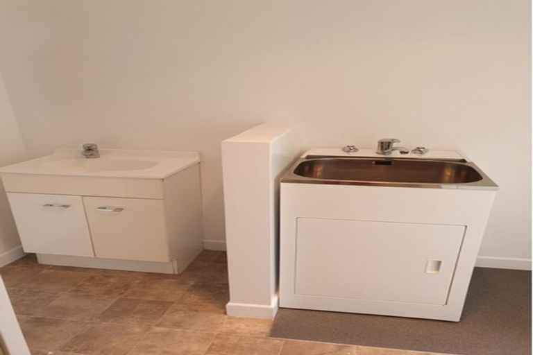 Photo of property in 70 Tukapa Street, Westown, New Plymouth, 4310