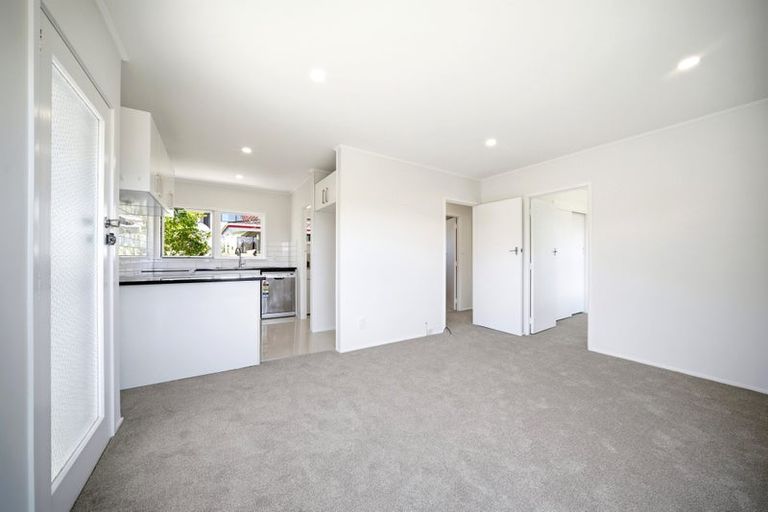 Photo of property in 3/1 Becroft Drive, Forrest Hill, Auckland, 0620
