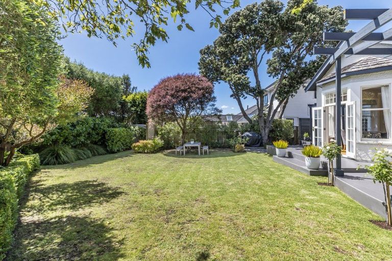 Photo of property in 7 Burnham Street, Seatoun, Wellington, 6022