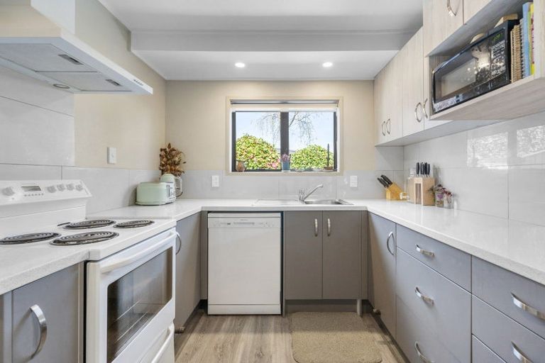 Photo of property in 7 Kathleen Place, Rainbow Point, Taupo, 3330