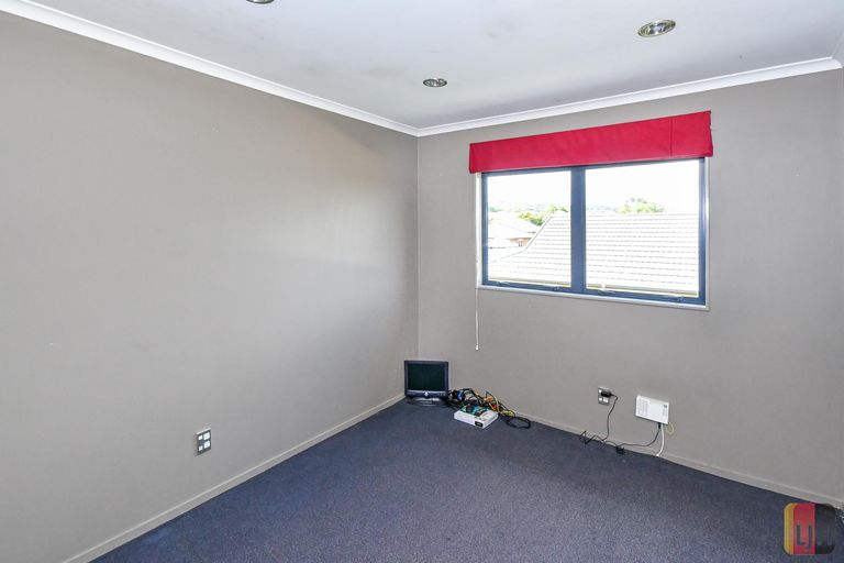 Photo of property in 34 Milson Drive, Papakura, 2110
