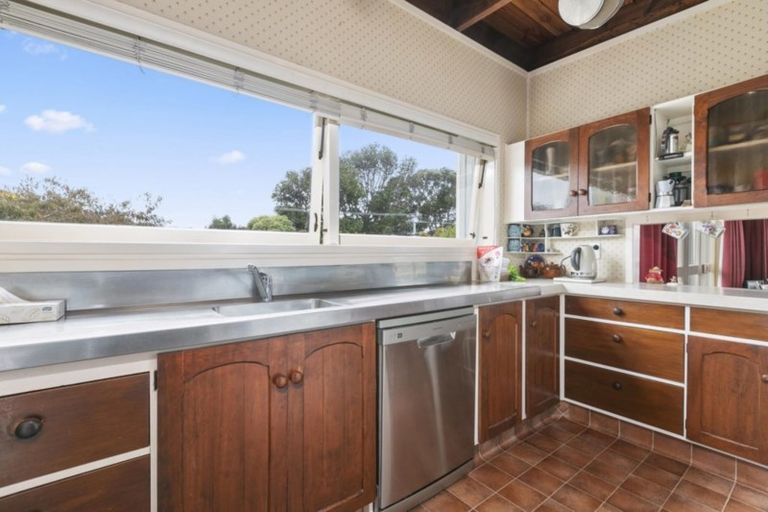 Photo of property in 33 Hinewa Road, Otumoetai, Tauranga, 3110