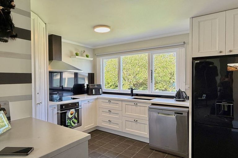 Photo of property in 25 Rhodes Street, Waimate, 7924