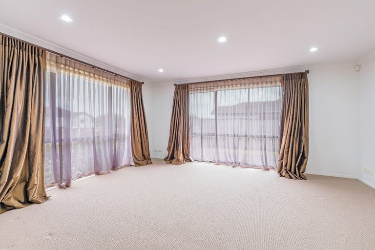 Photo of property in 42 Oakway Drive, Schnapper Rock, Auckland, 0632