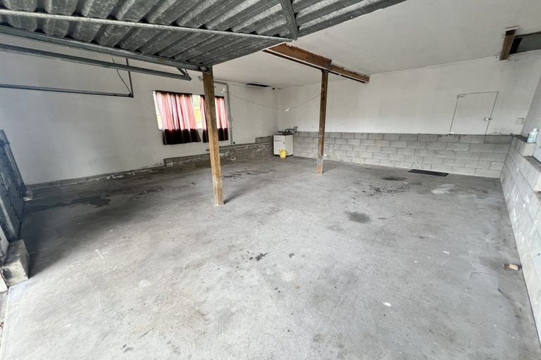 Photo of property in 81 Trias Road, Totara Vale, Auckland, 0629