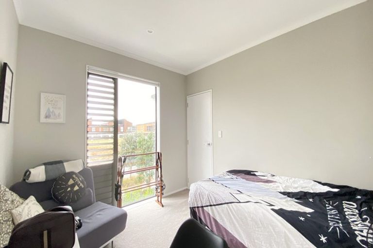 Photo of property in 57 Glidepath Road, Hobsonville, Auckland, 0616