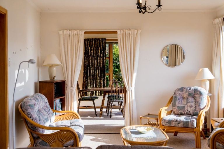 Photo of property in 9 Saint Ronans Road, Macandrew Bay, Dunedin, 9077