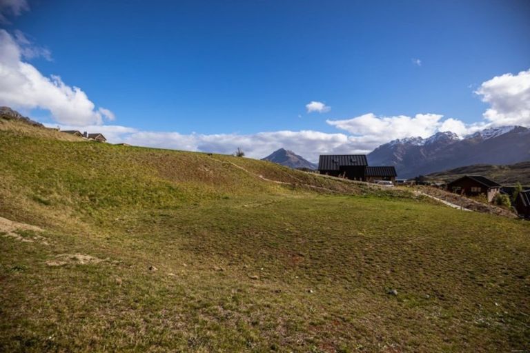 Photo of property in 6b Kinross Lane, Jacks Point, Queenstown, 9371