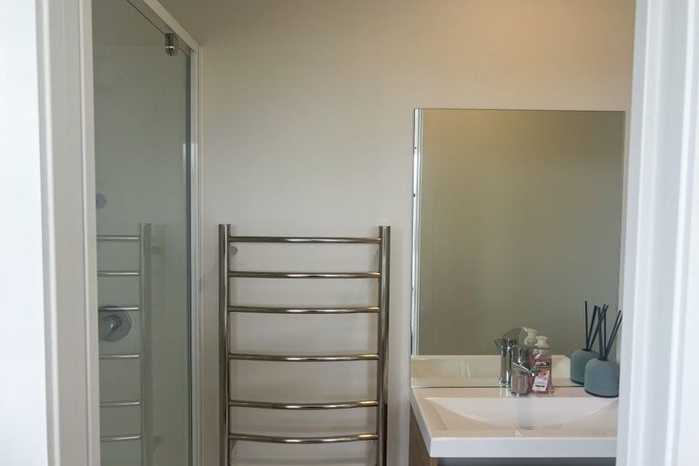 Photo of property in 12/12 Tawa Road, Te Atatu Peninsula, Auckland, 0610