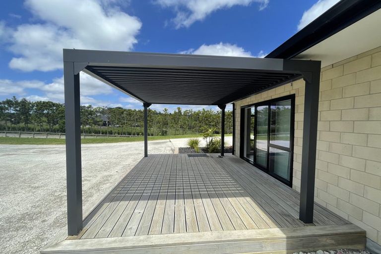 Photo of property in 45 Nixon Road, Taupaki, 0782