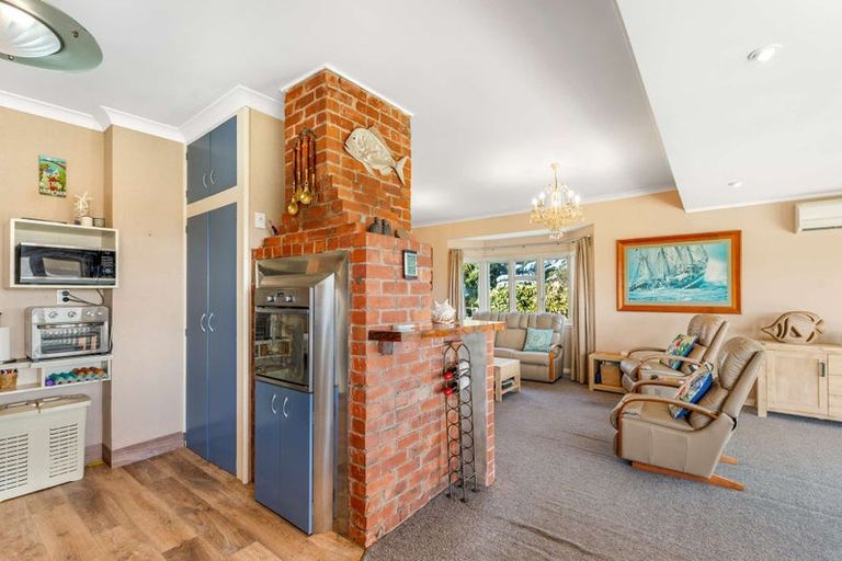 Photo of property in 153 Cornfoot Street, Castlecliff, Whanganui, 4501