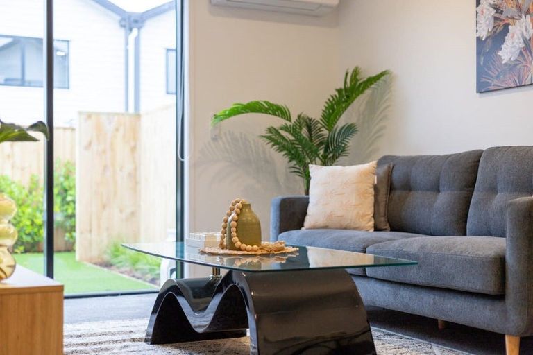 Photo of property in 19/10 Fathom Place, Te Atatu Peninsula, Auckland, 0610