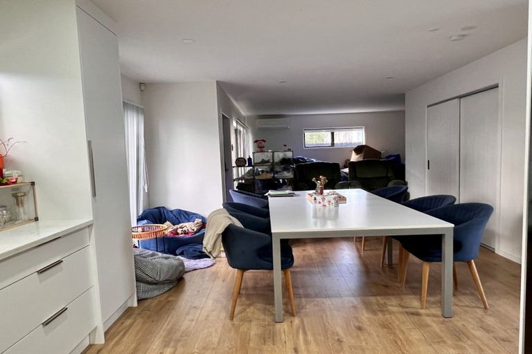 Photo of property in 53a Megan Avenue, Pakuranga Heights, Auckland, 2010