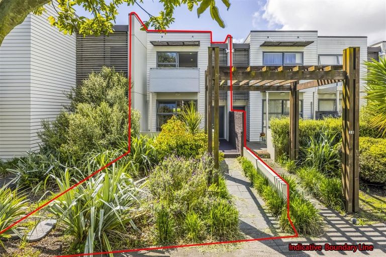 Photo of property in 37 The Track, Takanini, 2112