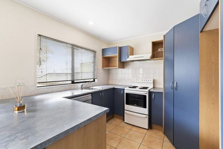 Photo of property in 23a Grove Road, Papakura, 2110