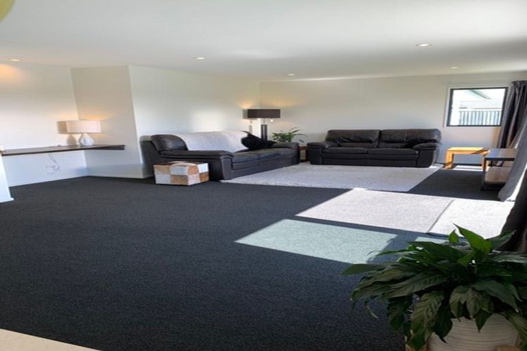 Photo of property in 55 Sequoia Way, Rangiora, 7400