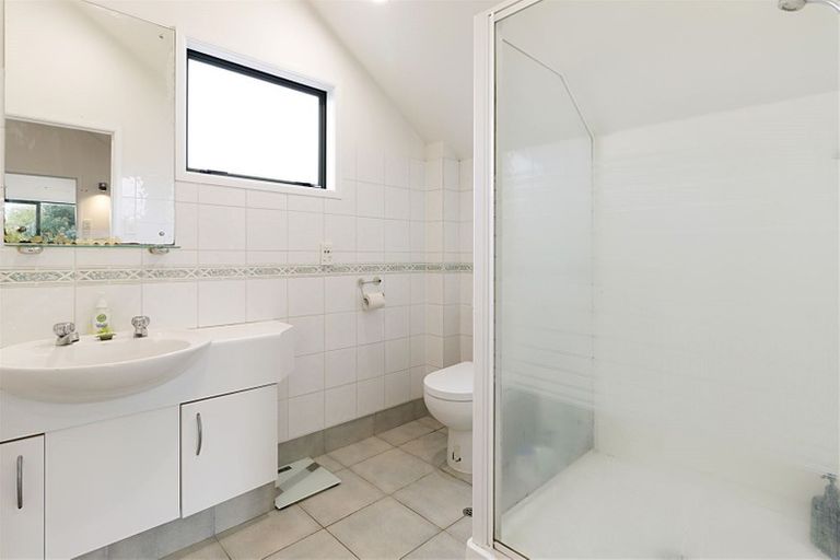 Photo of property in 10/485 Don Buck Road, Massey, Auckland, 0614