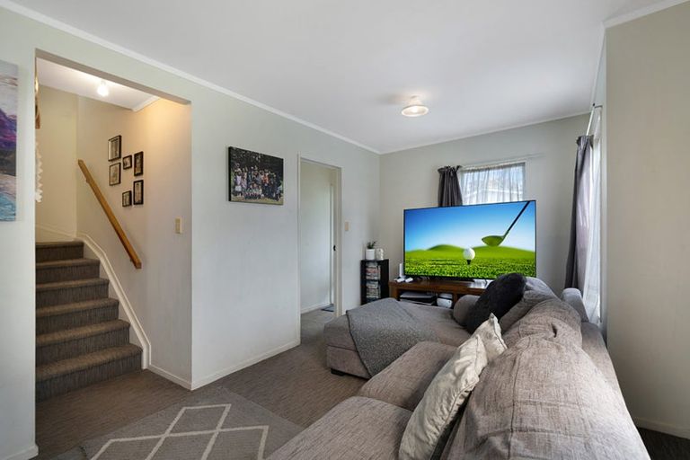 Photo of property in 19 Lilburn Crescent, Massey, Auckland, 0614