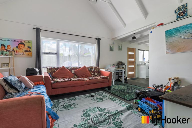 Photo of property in 2/21 Takanini Road, Takanini, 2112