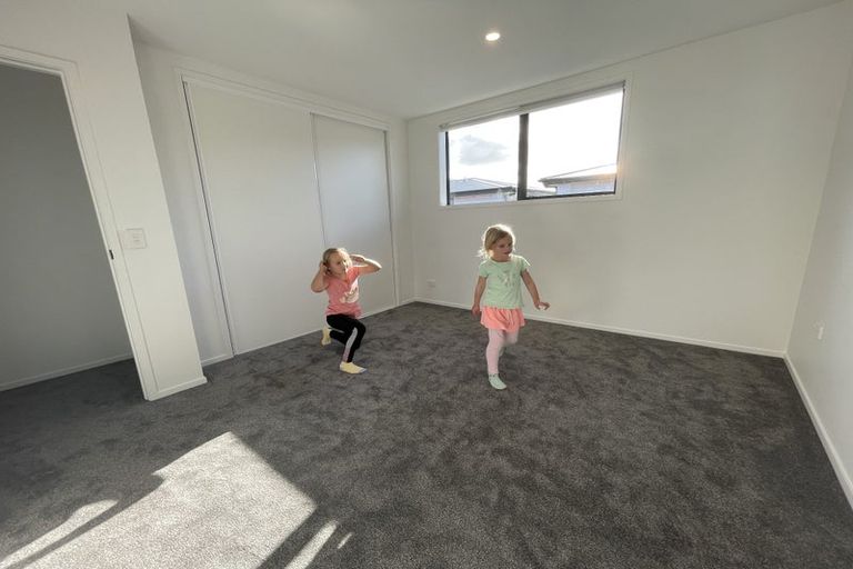 Photo of property in 8/19 Karamu Street, Te Atatu Peninsula, Auckland, 0610