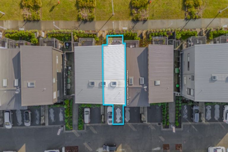 Photo of property in 6/4 Matimati Place, Hobsonville, Auckland, 0616