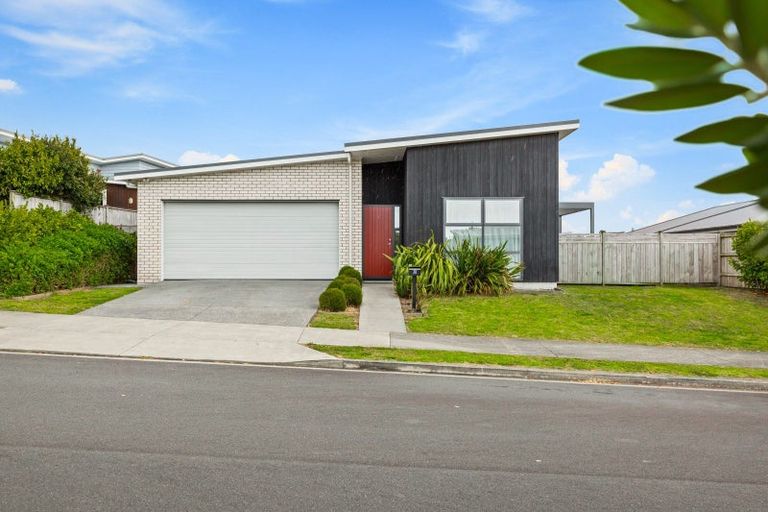 Photo of property in 30 Tyler Davies Drive, Red Beach, 0932