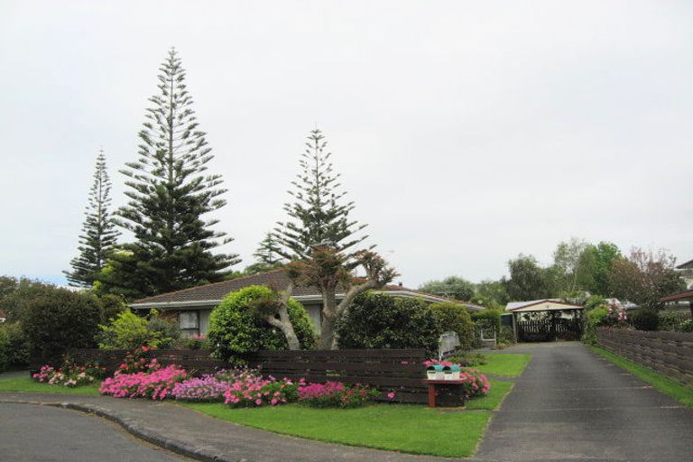 Photo of property in 1/19 Motuora Road, Manly, Whangaparaoa, 0930