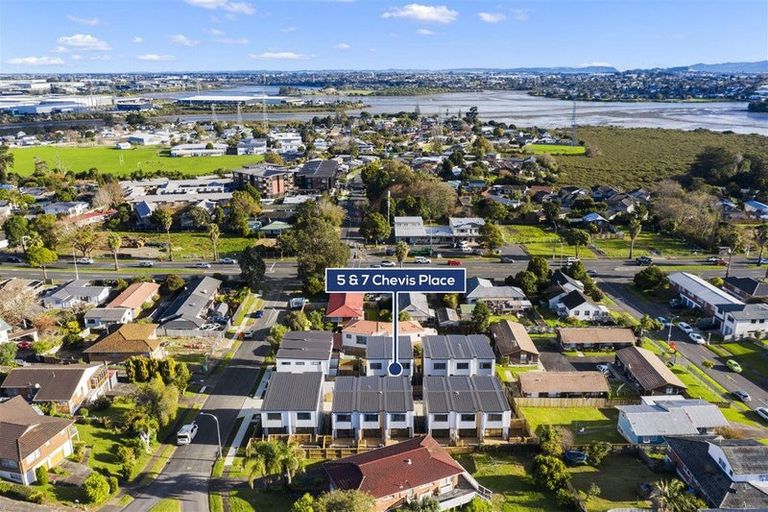 Photo of property in 2/5 Chevis Place, Pakuranga, Auckland, 2010