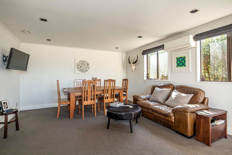 Photo of property in 50 Trafalgar Street, Maori Hill, Timaru, 7910