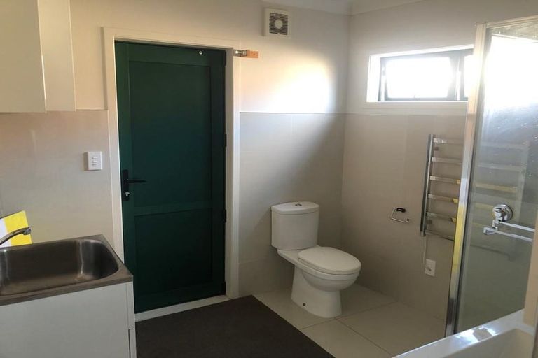 Photo of property in 3 Riverina Avenue, Pakuranga, Auckland, 2010