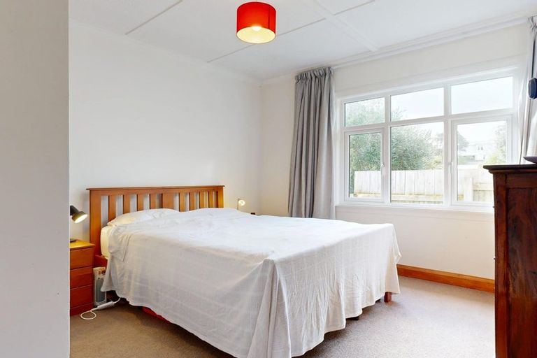 Photo of property in 2 Darlington Terrace, Miramar, Wellington, 6022