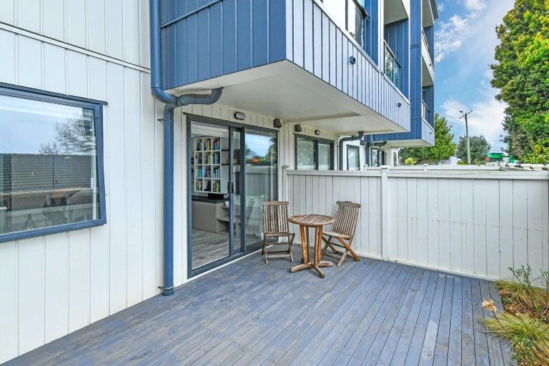 Photo of property in 8 Gray Avenue, Mangere East, Auckland, 2024