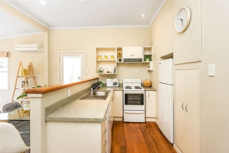 Photo of property in 92 Rintoul Street, Newtown, Wellington, 6021