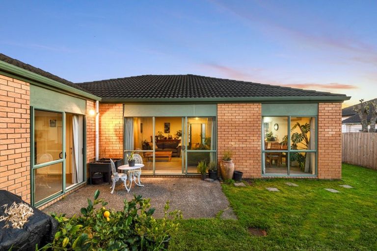 Photo of property in 15 Hercules Drive, Henderson, Auckland, 0612