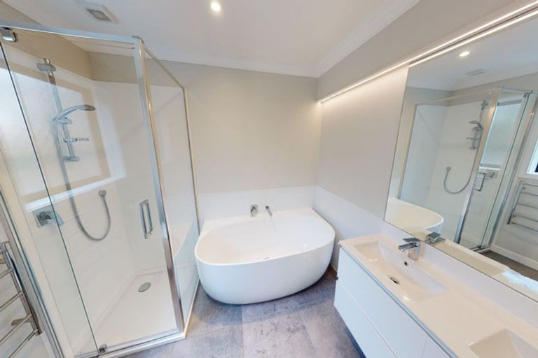 Photo of property in 25u7 Thane Road, Roseneath, Wellington, 6011