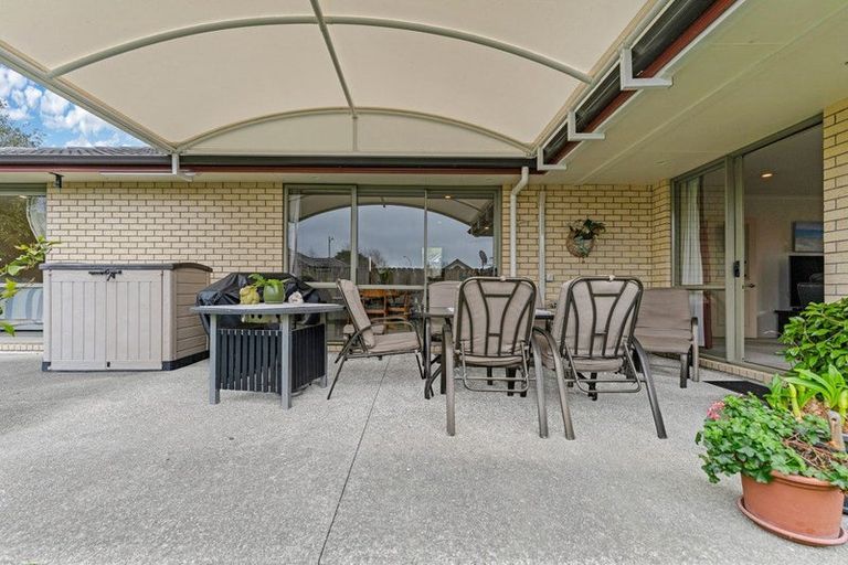 Photo of property in 4 Fairford Avenue, Henderson, Auckland, 0612