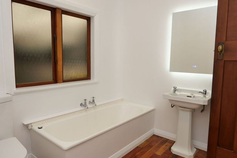 Photo of property in 3 Hemara Street, Waikanae Beach, Waikanae, 5036