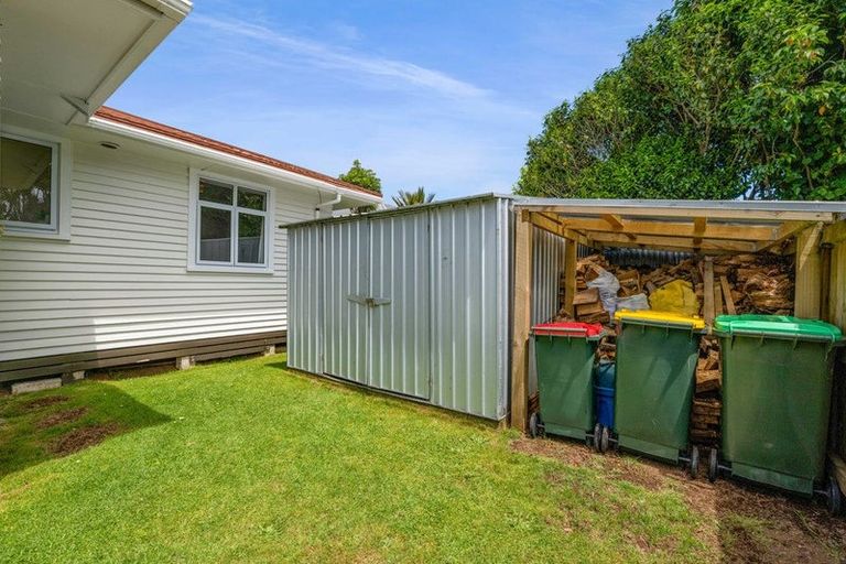Photo of property in 33 Turakina Street, Merrilands, New Plymouth, 4312