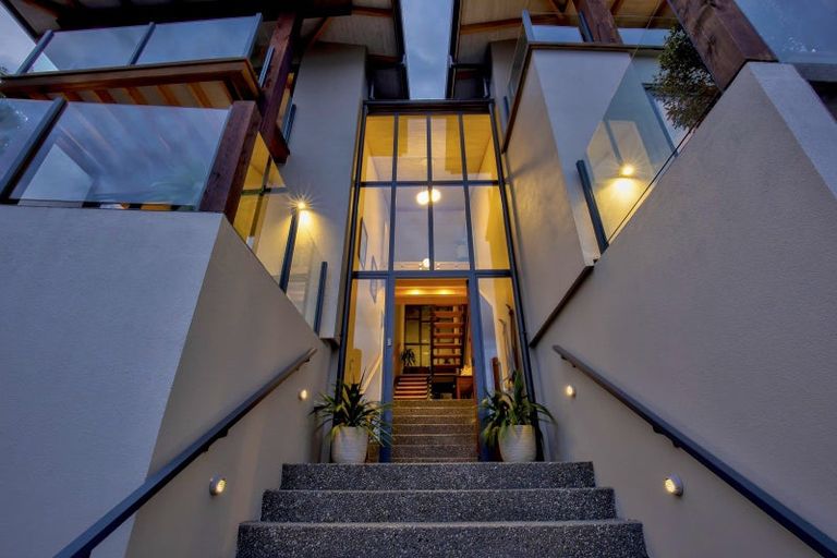 Photo of property in 32 Highview Terrace, Queenstown, 9300