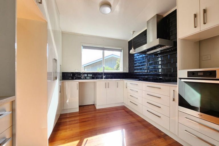Photo of property in 7 Chisbury Street, Churton Park, Wellington, 6037