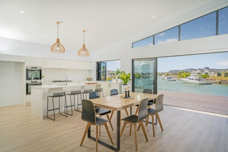 Photo of property in 14 Lady Jocelyn Place, Whitianga, 3510