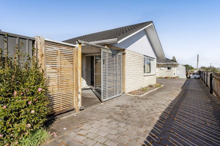 Photo of property in 2/59 Wallath Road, Westown, New Plymouth, 4310