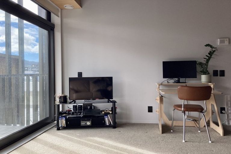 Photo of property in Vedado Apartments, 307/41u Hopper Street, Mount Cook, Wellington, 6011